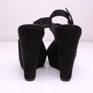 chinese laundry peep toe wedges